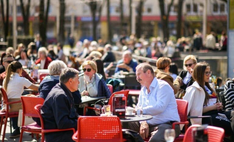 Od danas novo radno vrijeme banjalučkih kafića i trgovina