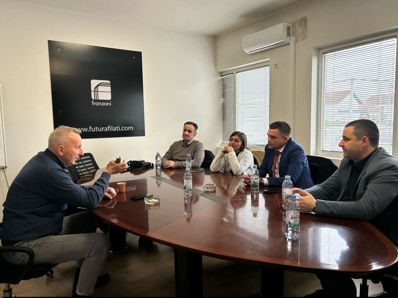 Dubička firma Dubikoton privremeno šalje 214 radnika na čekanje, opština traži najbolje rješenje za zaposlene