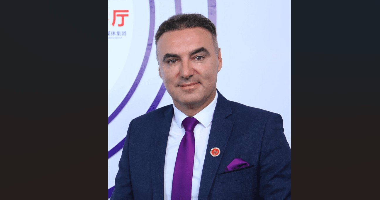 VAJB INTERVJU – SINIŠA BERJAN: Od univerzitetskih amfiteatara do diplomatskih salona Dalekog istoka: “Japan uči suptilnosti, sa gostoprimstvom u Kini se teško takmičiti”